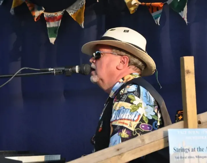 Paul Cronin sings at Whitegate Music Festival